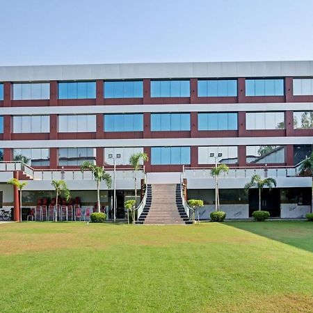 Oyo 62241 Swastik Garden Ξενοδοχείο Dhāmpur Εξωτερικό φωτογραφία